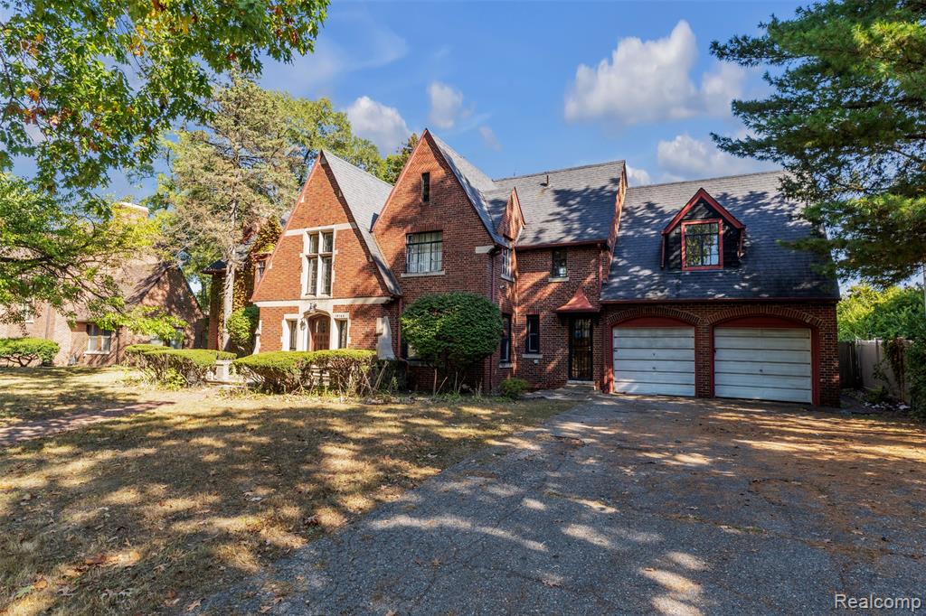 19160 Canterbury Road Detroit, MI 48221 - Photo 4 of 32