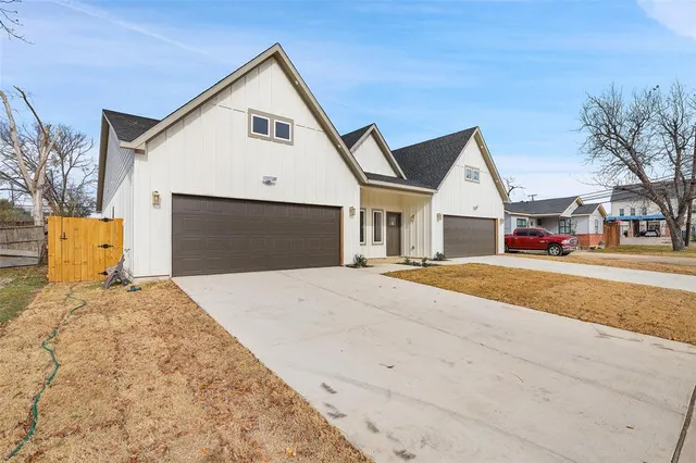 $750,000 | 1833 Edna Street, Unit AB, Arlington, TX 76010