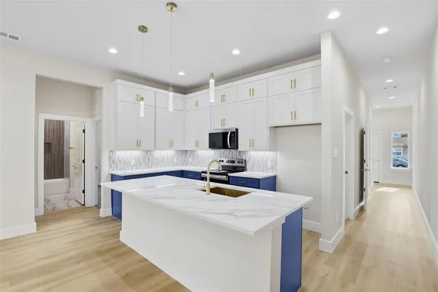 $750,000 | 1833 Edna Street, Unit AB, Arlington, TX 76010