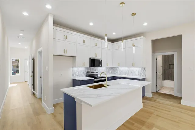 $750,000 | 1833 Edna Street, Unit AB, Arlington, TX 76010