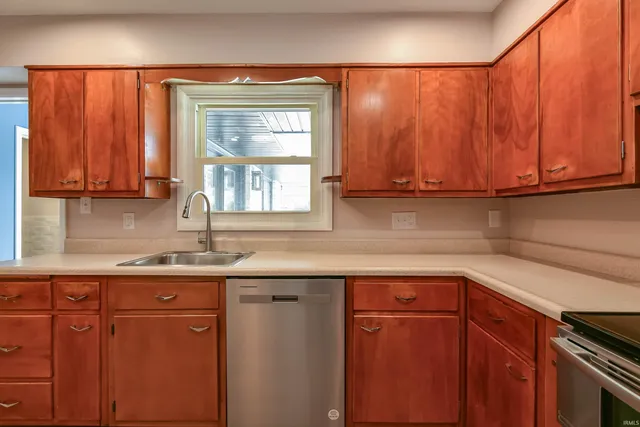 $3,000 | 2420 North Fritz Drive, Bloomington, IN 47408