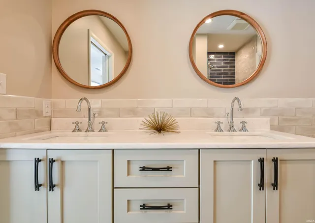 $3,000 | 2420 North Fritz Drive, Bloomington, IN 47408