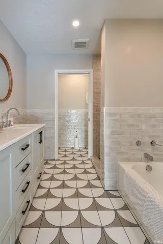 $3,000 | 2420 North Fritz Drive, Bloomington, IN 47408