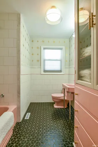 $3,000 | 2420 North Fritz Drive, Bloomington, IN 47408