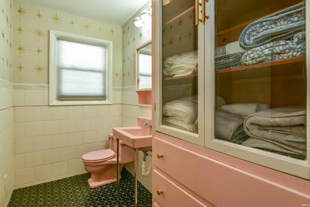 $3,000 | 2420 North Fritz Drive, Bloomington, IN 47408