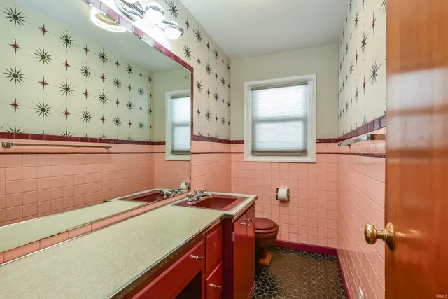 $3,000 | 2420 North Fritz Drive, Bloomington, IN 47408