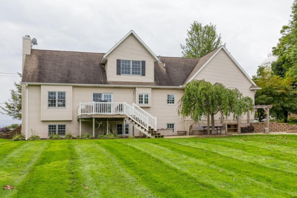 3369 Bauer Road Jenison, MI 49428 - Photo 12 of 36 3369-bauer-42_med