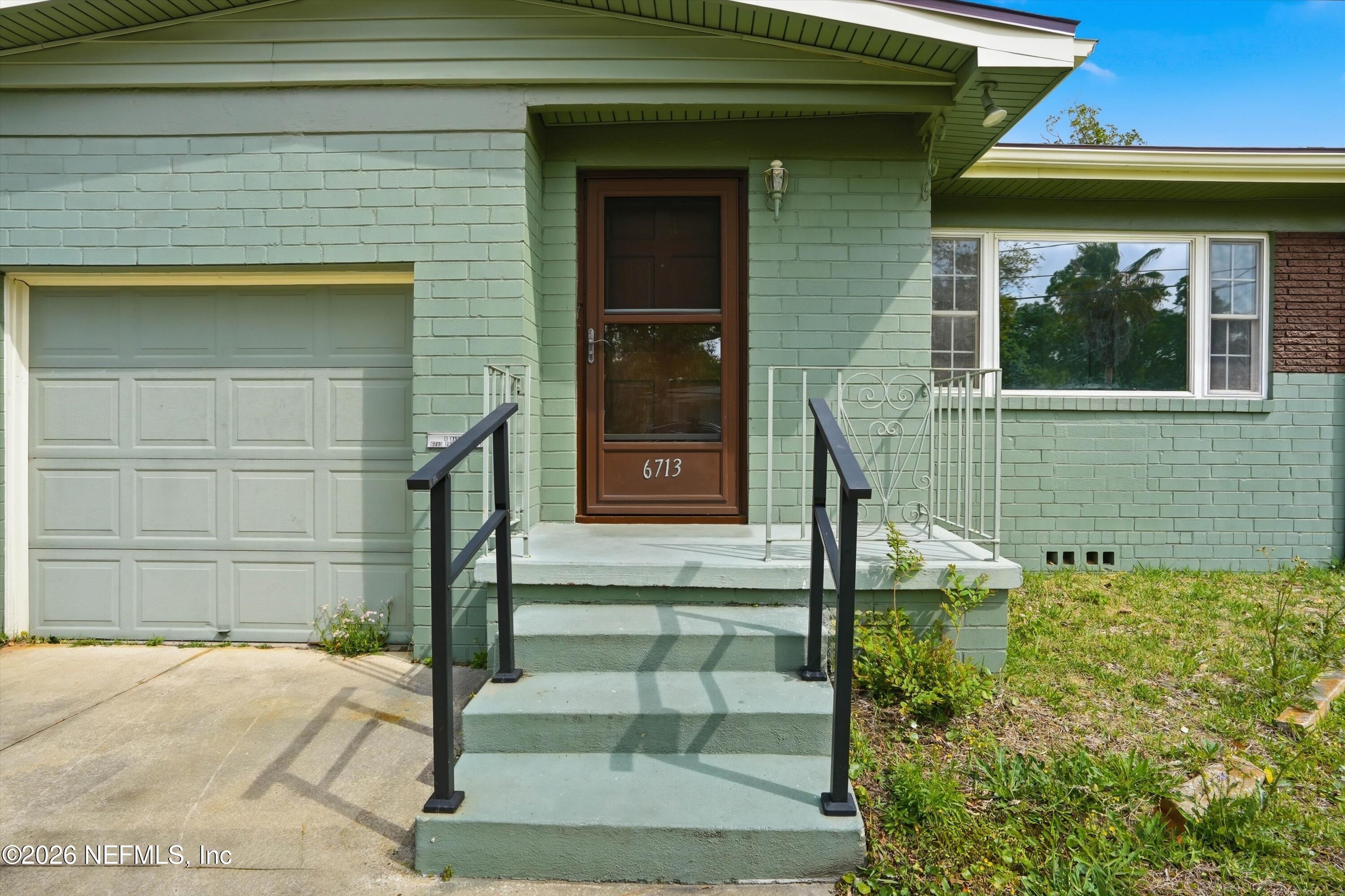 6713 Provost Road North Jacksonville, FL 32216 - Photo 2 of 23 03-Front Porch
