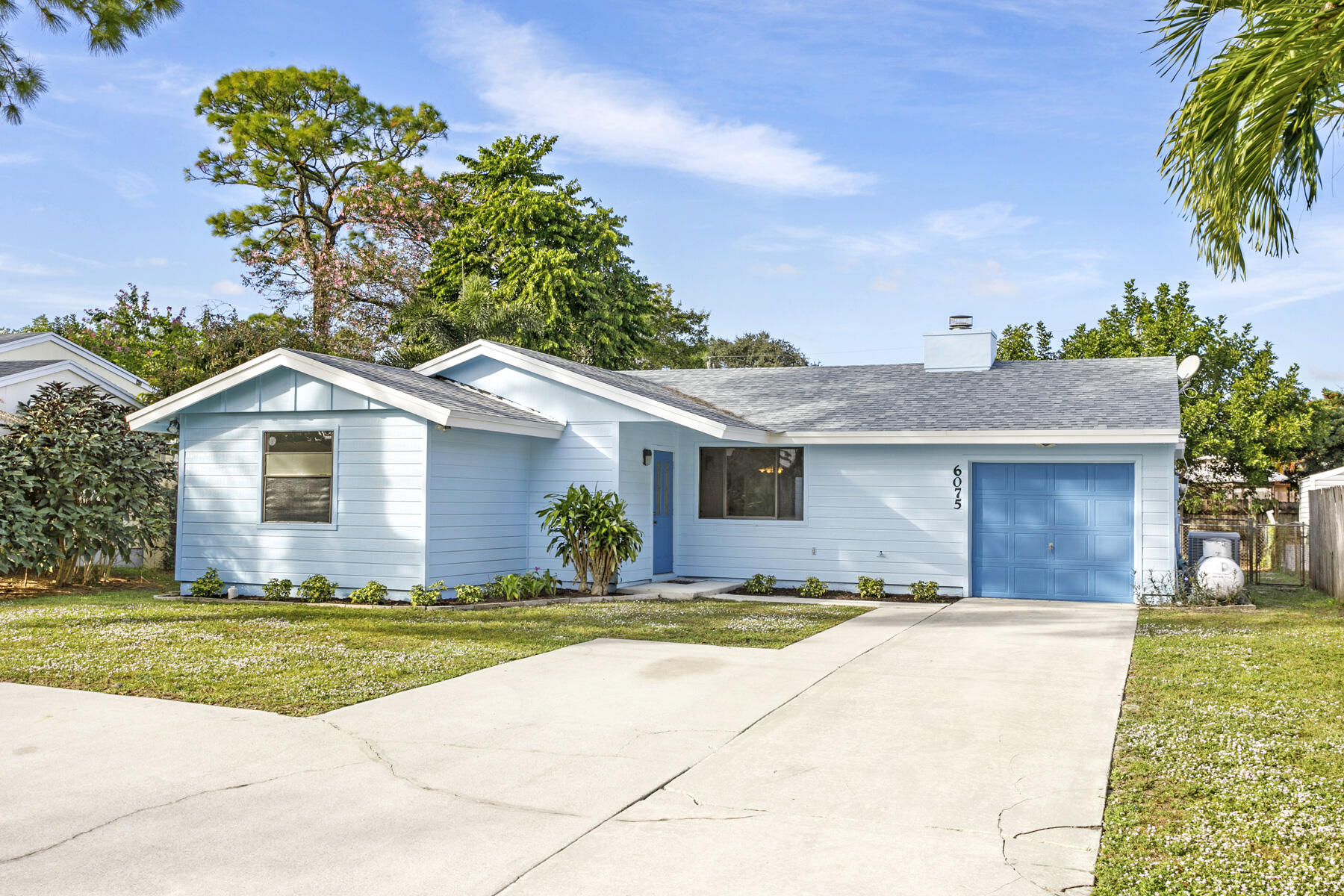 a house view with a outdoor space