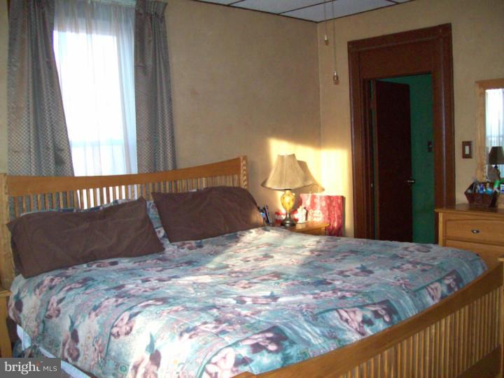 881 Wynnewood Road Philadelphia, PA 19151 - Photo 16 of 25 Bedroom - Main