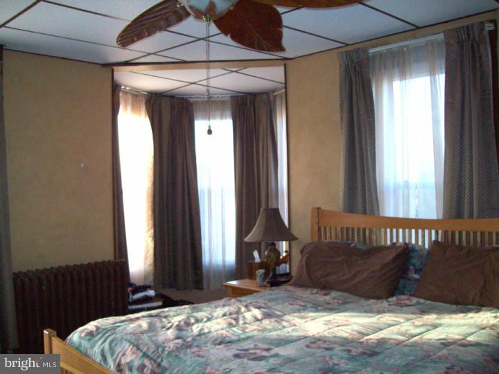 881 Wynnewood Road Philadelphia, PA 19151 - Photo 17 of 25 Bedroom - Main