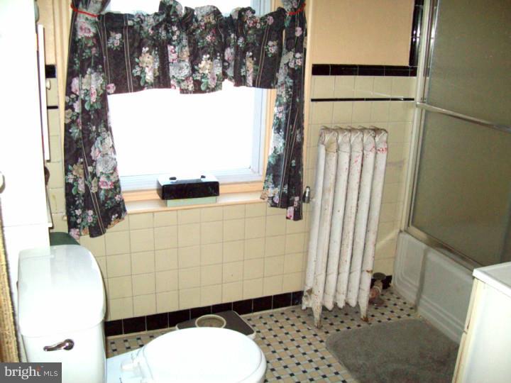 881 Wynnewood Road Philadelphia, PA 19151 - Photo 25 of 25 Bathroom