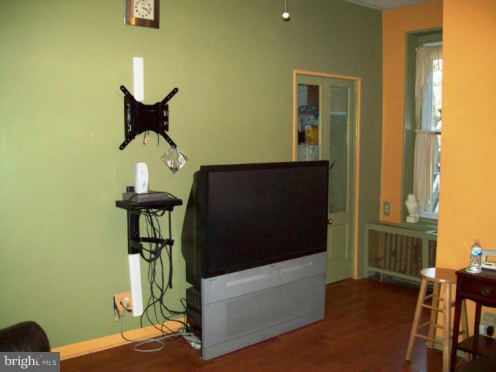 881 Wynnewood Road Philadelphia, PA 19151 - Photo 10 of 25 Family Room
