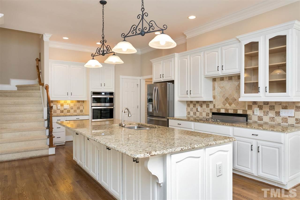 2516 Hunters Meadow Lane Raleigh, NC 27606 - Photo 16 of 30 Gallery Image 16