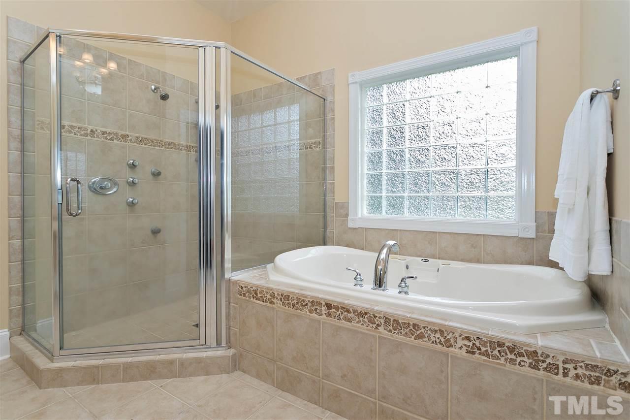 2516 Hunters Meadow Lane Raleigh, NC 27606 - Photo 18 of 30 Gallery Image 18