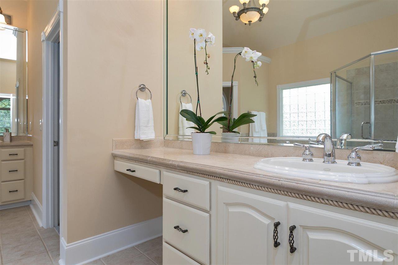 2516 Hunters Meadow Lane Raleigh, NC 27606 - Photo 20 of 30 Gallery Image 20