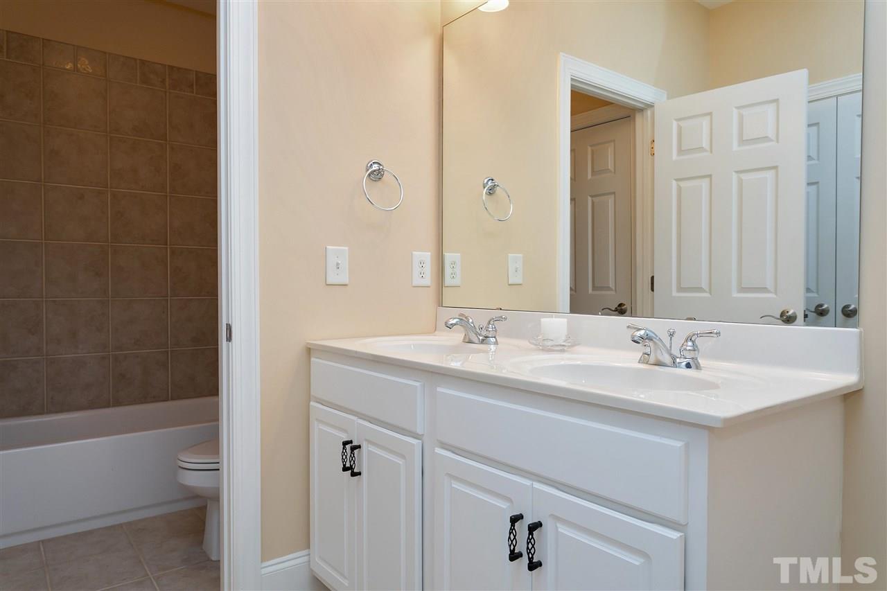 2516 Hunters Meadow Lane Raleigh, NC 27606 - Photo 24 of 30 Gallery Image 24