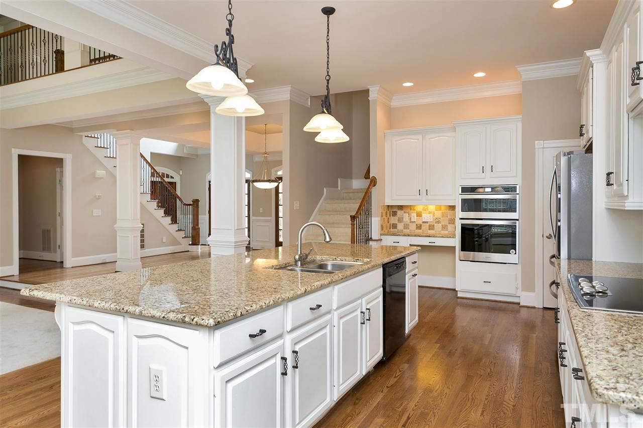 2516 Hunters Meadow Lane Raleigh, NC 27606 - Photo 4 of 30 Gallery Image 4