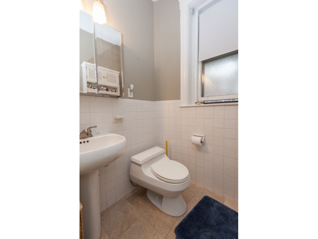 92 Winthrop Road, Unit 2 Brookline, MA 02445 - Photo 10 of 13 Gallery Image 10