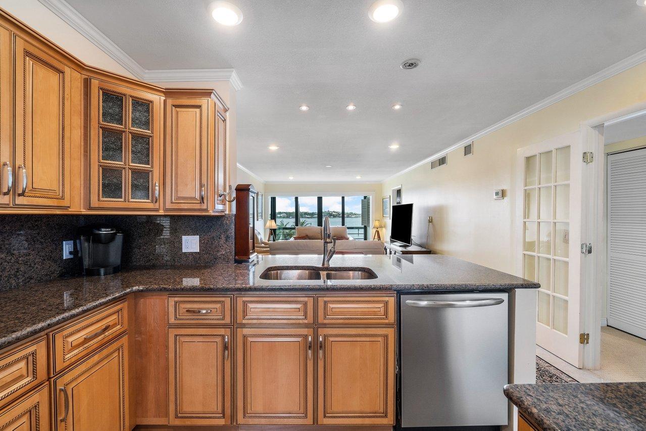 1950 Southwest Palm City Road, Unit 1206 Stuart, FL 34994 - Photo 12 of 38 008-1950SouthwestPalmCityRoad-Stuart-FL-