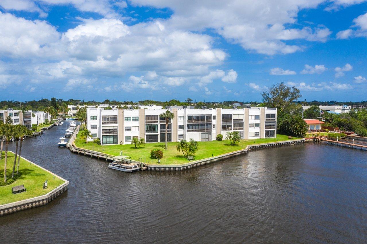 1950 Southwest Palm City Road, Unit 1206 Stuart, FL 34994 - Photo 4 of 38 035-1950SouthwestPalmCityRoad-Stuart-FL-