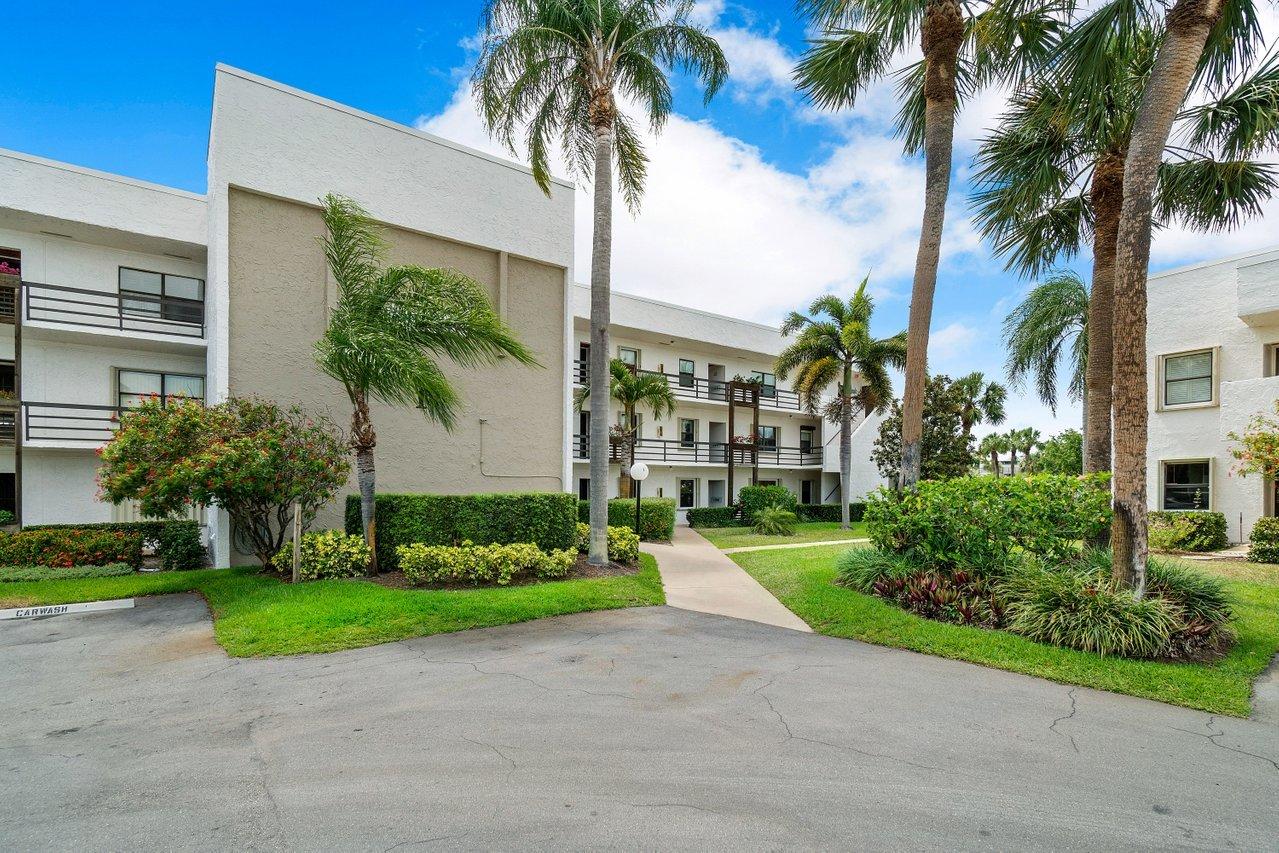 1950 Southwest Palm City Road, Unit 1206 Stuart, FL 34994 - Photo 6 of 38 002-1950SouthwestPalmCityRoad-Stuart-FL-
