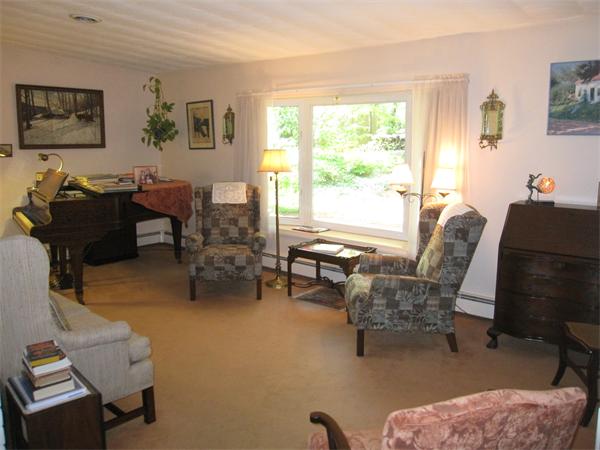 17 Michael Road Framingham, MA 01701 - Photo 12 of 27 Gallery Image 12