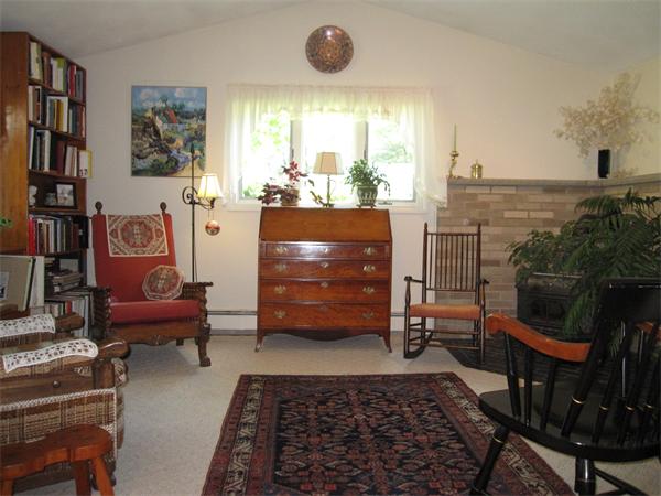 17 Michael Road Framingham, MA 01701 - Photo 7 of 27 Gallery Image 7
