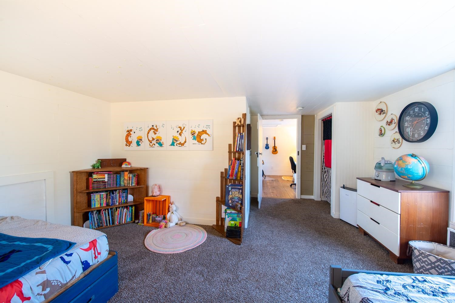 2417 Hodges Road Burlington, NC 27217 - Photo 13 of 30 a living room with baby toys