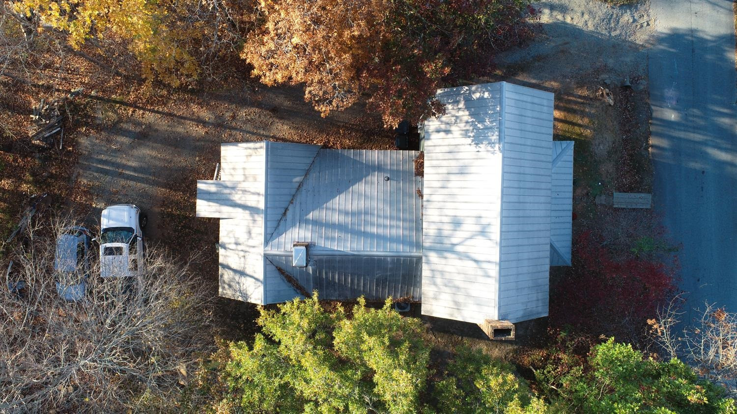 2417 Hodges Road Burlington, NC 27217 - Photo 2 of 30 a backyard of a house with lots of green space
