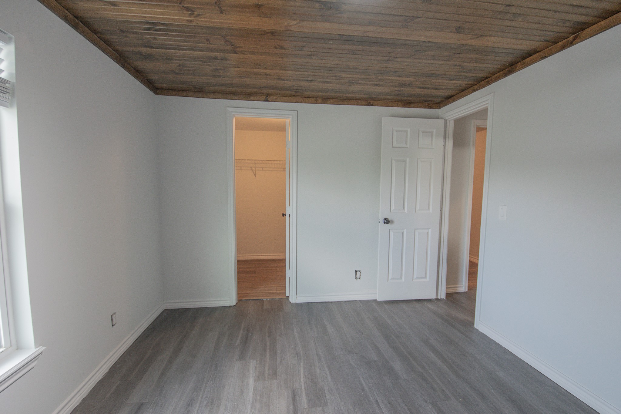 19902 Paloma Rotonda Uno Rosharon, TX 77583 - Photo 17 of 34 Another view of Room #3 with walk-in closet