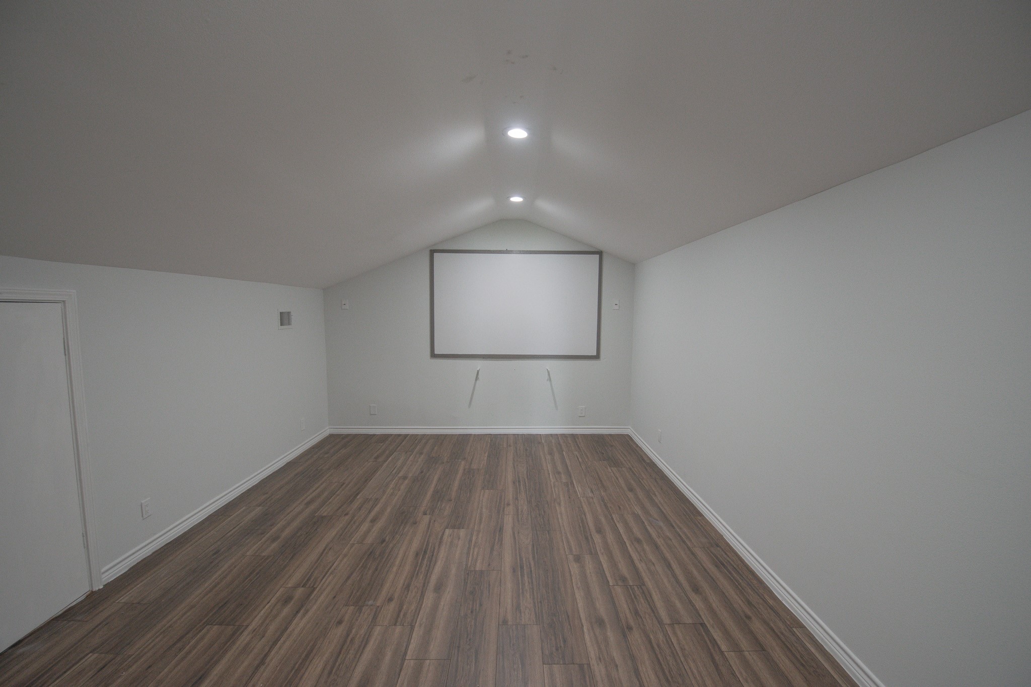 19902 Paloma Rotonda Uno Rosharon, TX 77583 - Photo 20 of 34 Media Room with Screen