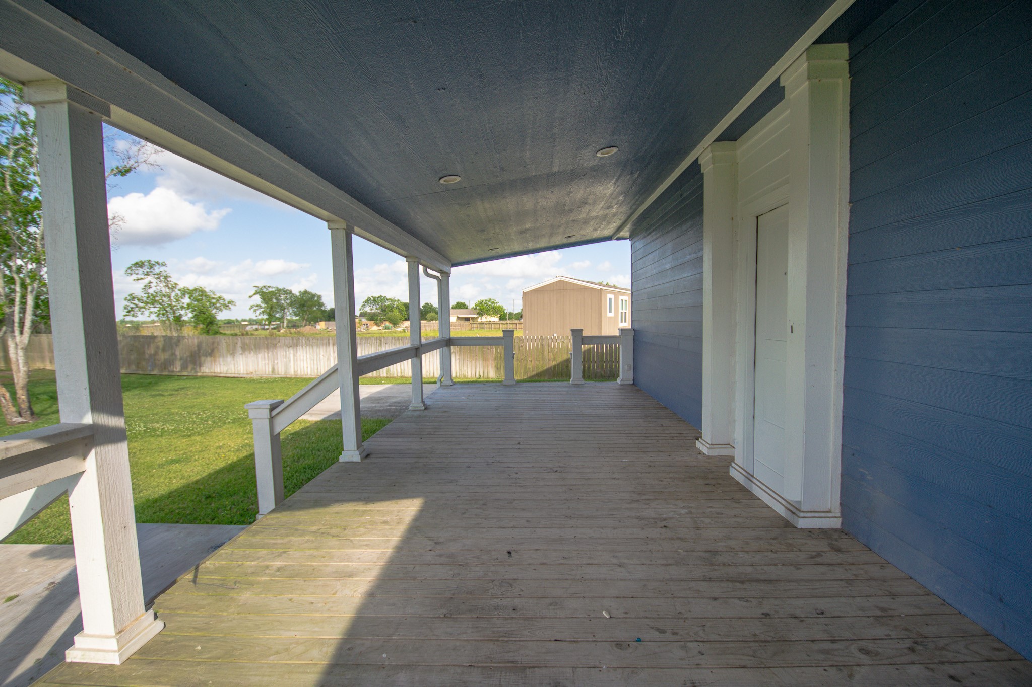 19902 Paloma Rotonda Uno Rosharon, TX 77583 - Photo 24 of 34 Covered Back Patio 28'x8'