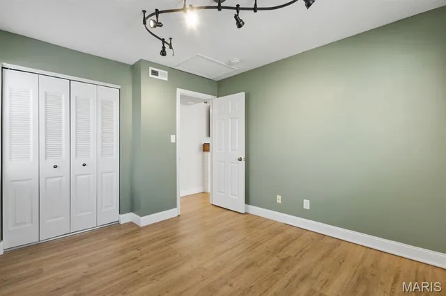 $189,900 | 1624 East Swan Circle, Brentwood, MO 63144