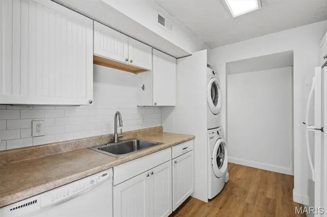 $189,900 | 1624 East Swan Circle, Brentwood, MO 63144