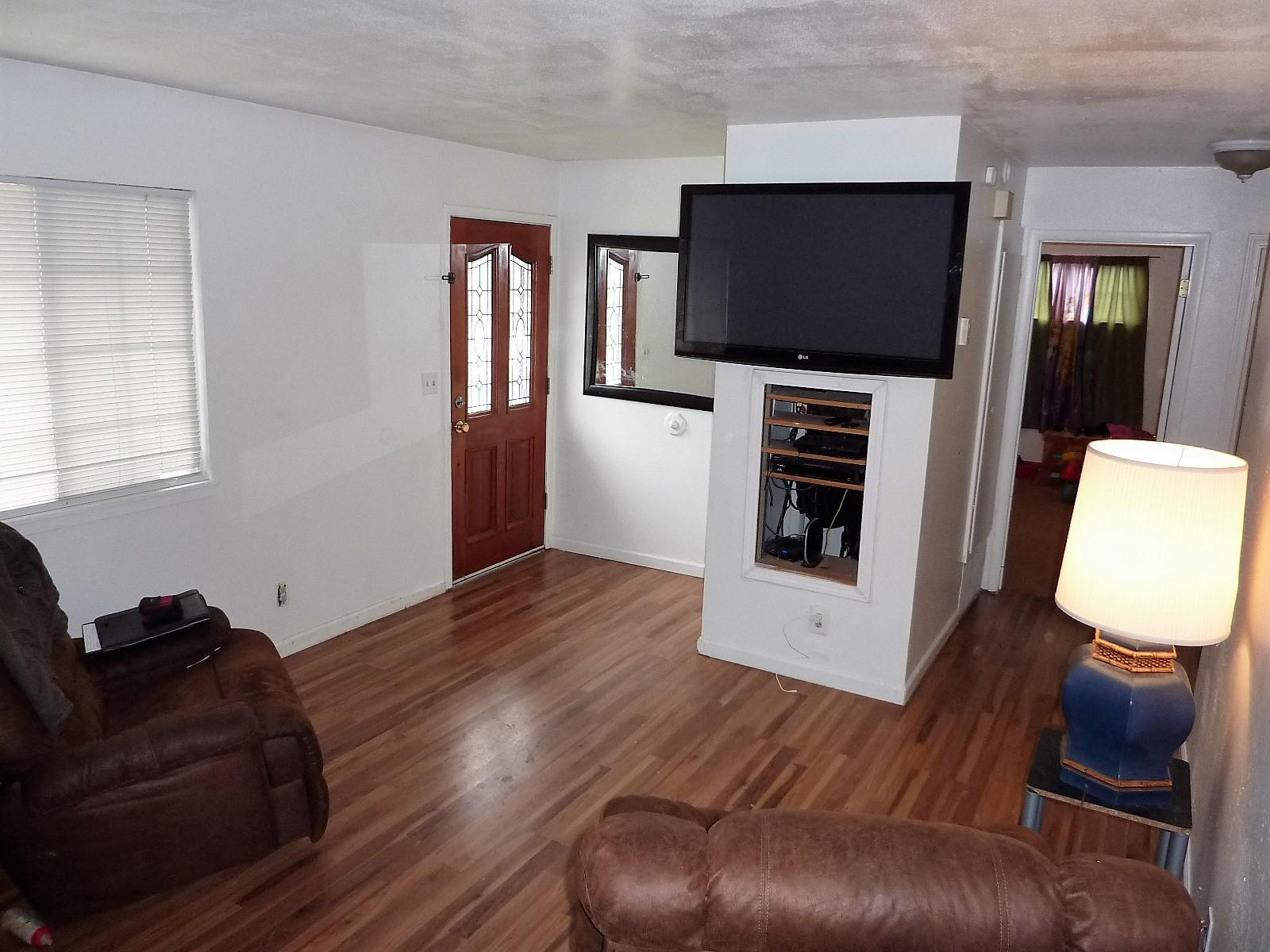 3100 Marmac Road Anderson, CA 96007 - Photo 3 of 10 Living Room