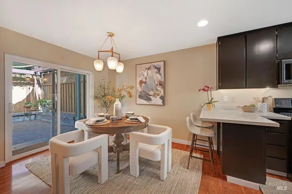 $695,000 | 8148 Bodega Avenue, Sebastopol, CA 95472