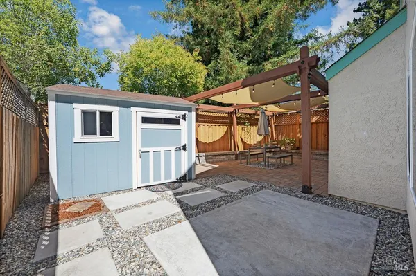 $695,000 | 8148 Bodega Avenue, Sebastopol, CA 95472