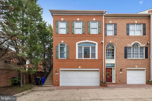 $5,000 | 1170 North Vernon Street, Arlington, VA 22201