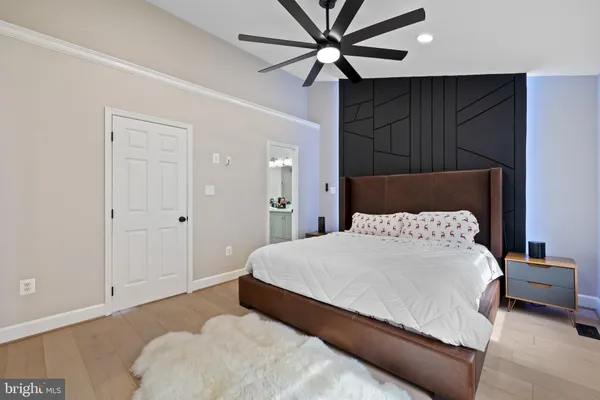 $5,000 | 1170 North Vernon Street, Arlington, VA 22201