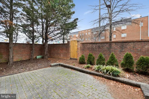 $5,000 | 1170 North Vernon Street, Arlington, VA 22201