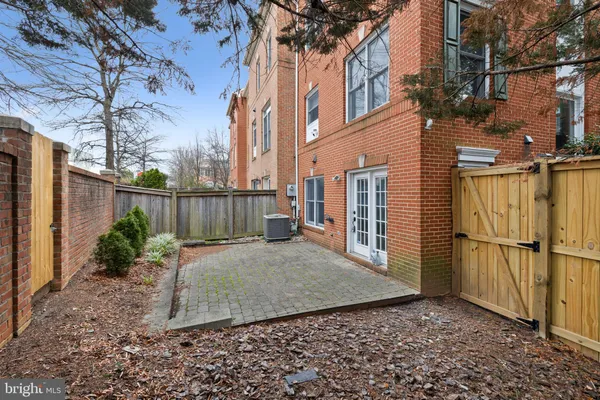 $5,000 | 1170 North Vernon Street, Arlington, VA 22201