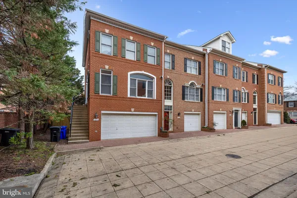 $5,000 | 1170 North Vernon Street, Arlington, VA 22201