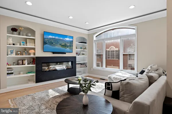 $5,000 | 1170 North Vernon Street, Arlington, VA 22201