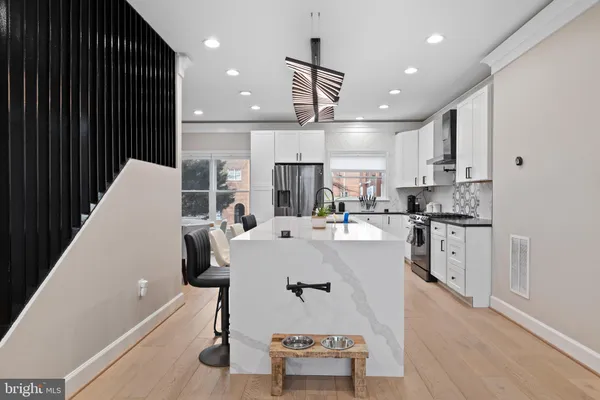 $5,000 | 1170 North Vernon Street, Arlington, VA 22201