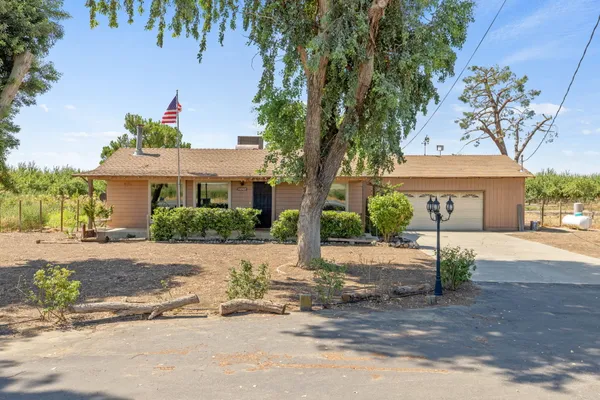 $452,500 | 16565 West Lacey Boulevard, Lemoore, CA 93245