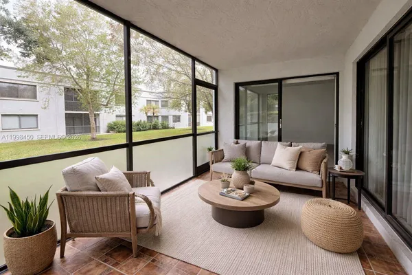 $3,000 | 155 Lakeview Drive, Unit 101, Weston, FL 33326