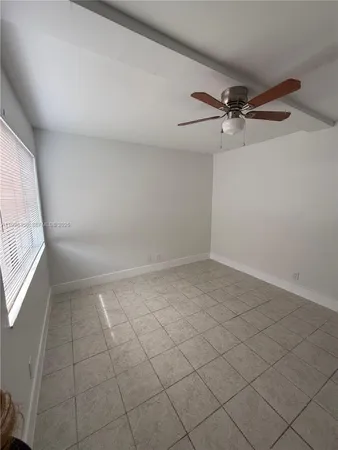 $3,000 | 155 Lakeview Drive, Unit 101, Weston, FL 33326