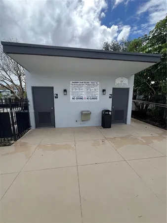 $3,000 | 155 Lakeview Drive, Unit 101, Weston, FL 33326