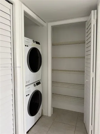 $3,000 | 155 Lakeview Drive, Unit 101, Weston, FL 33326